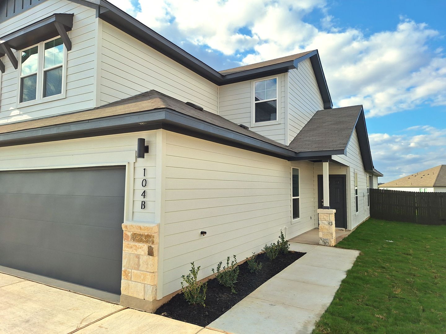 Buda House: 104 Gunner RD - 104 Gunner RD