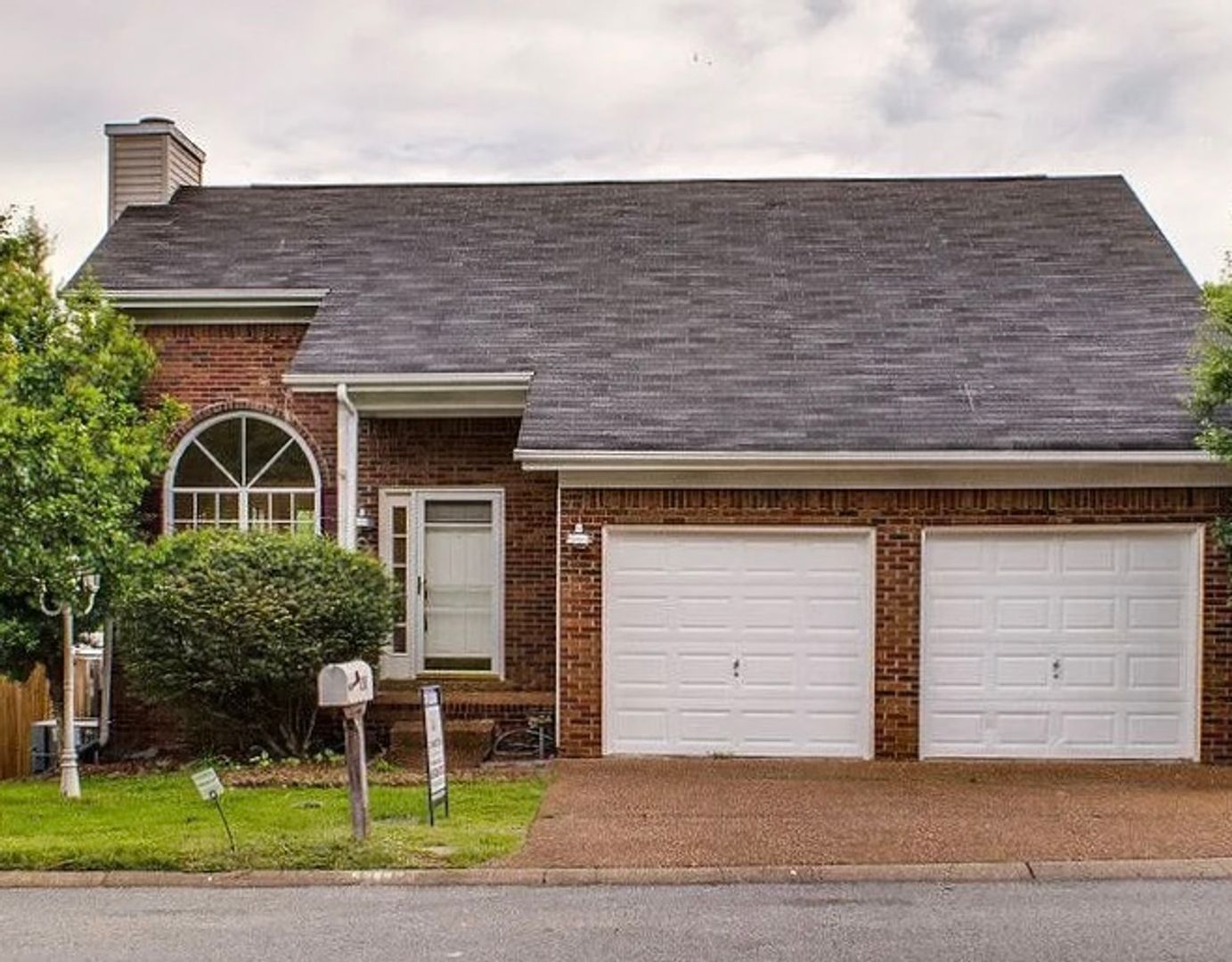 Nashville House: 5268 Village Way