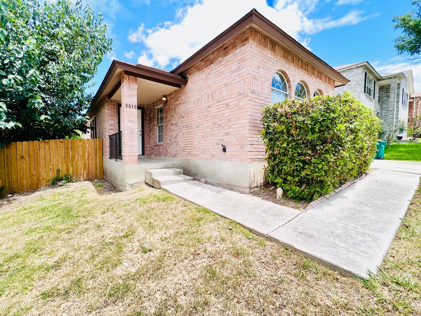 Converse House: 8010 Cherry Glade