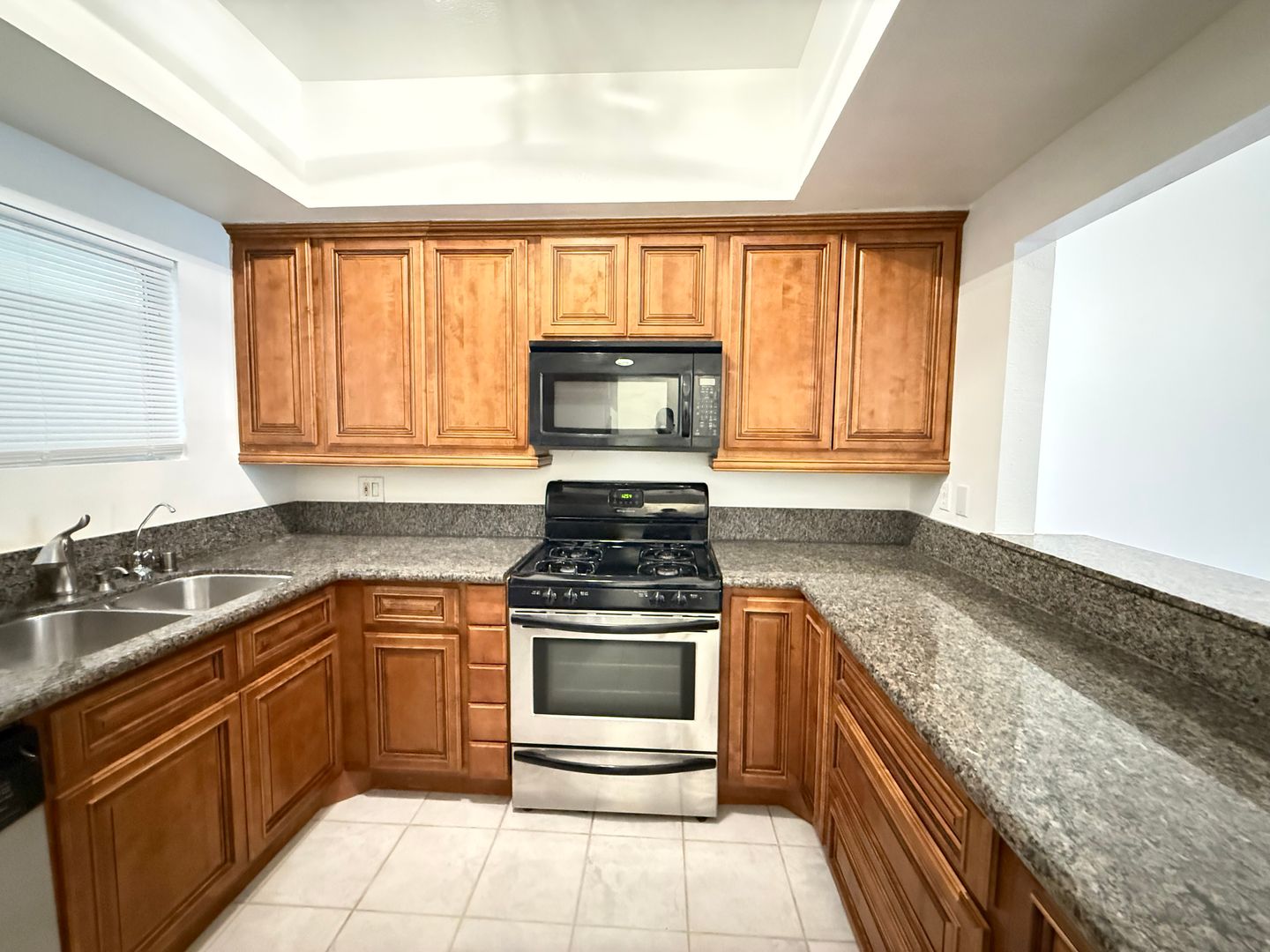 Glendale Condo: 2905 Montrose Ave.