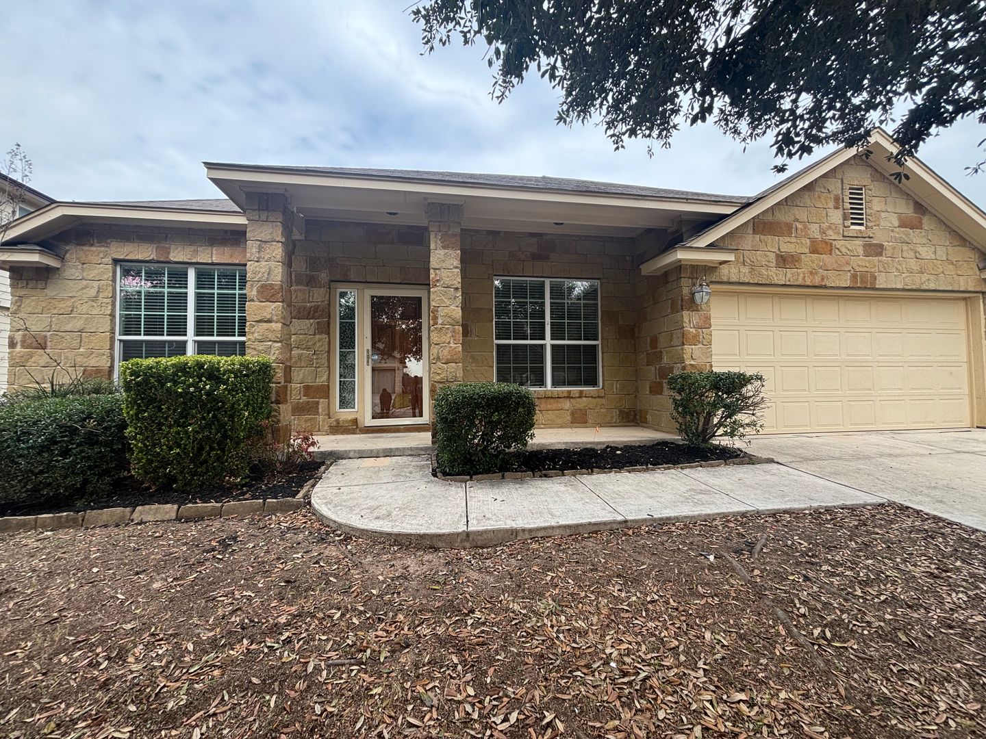New Braunfels House: 919 Avery Pkwy