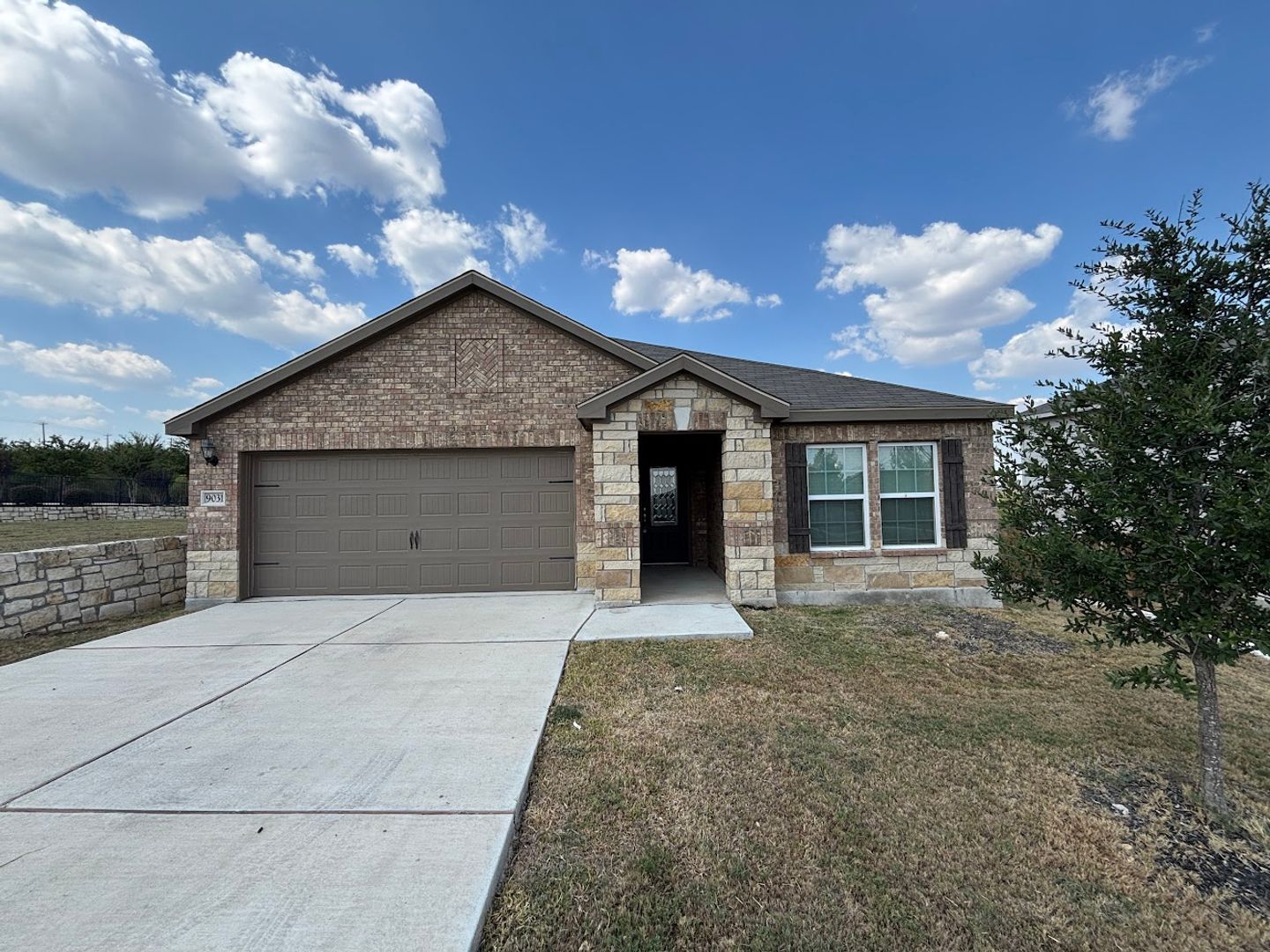 Converse House: 9031 Gore Crescent
