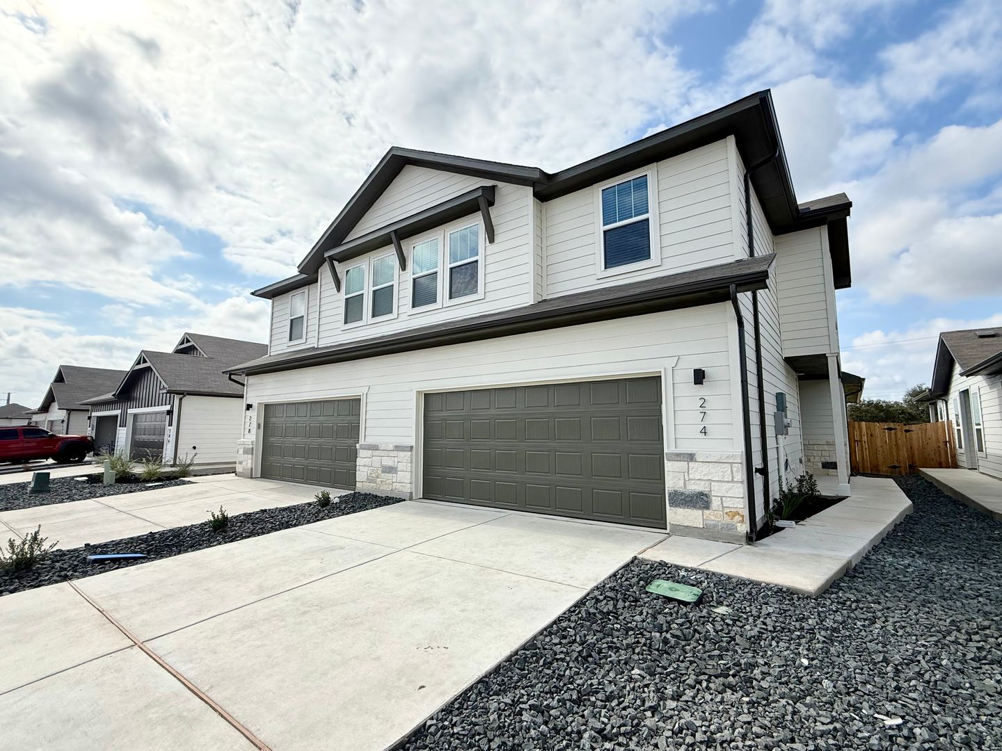 San Antonio Multiplex: 274 Nespral Dr