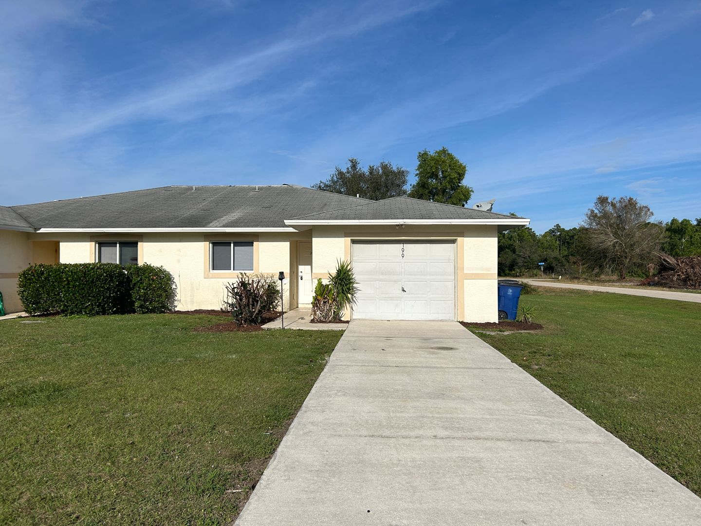 Lehigh Acres Multiplex: 197-199 Meadow Road