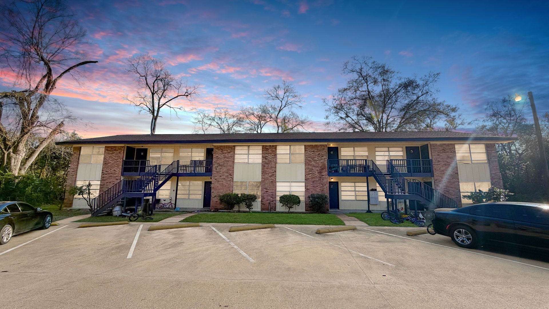 Livingston Apartment: 111 S Drew Street