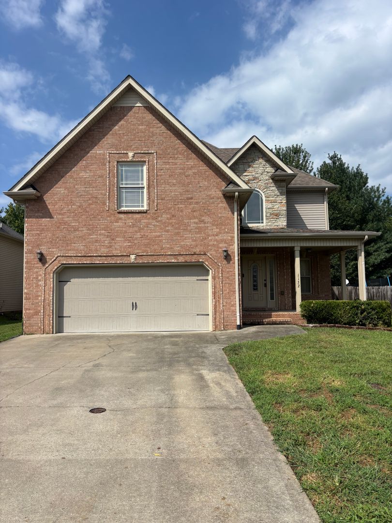 Clarksville House: 1132 Chinook Cir