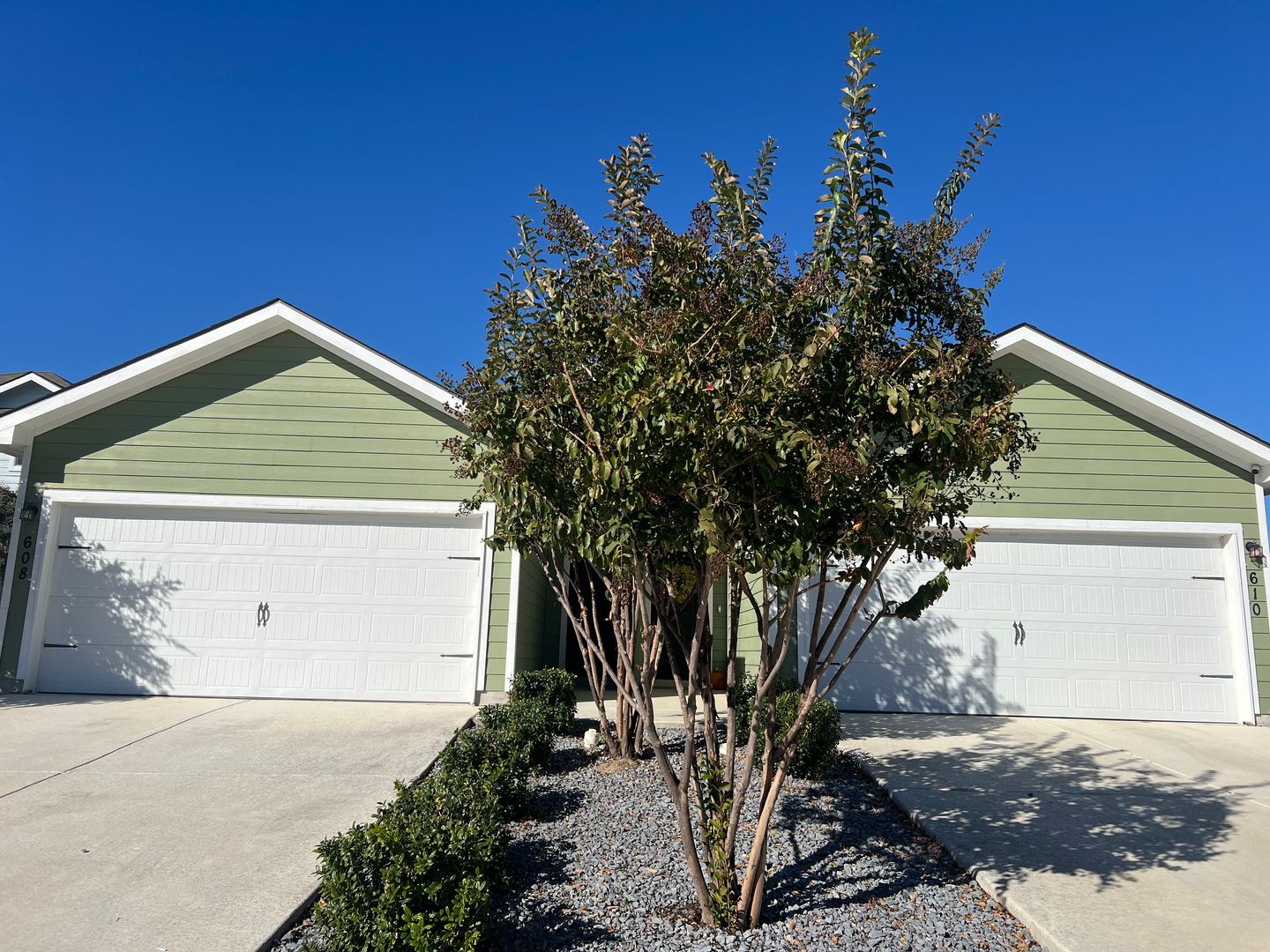 Seguin Multiplex: 608 Heathers Way