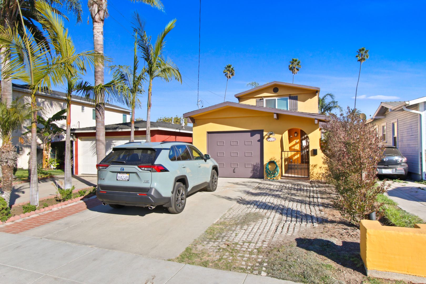 San Pedro House: 2612 S Denison Ave