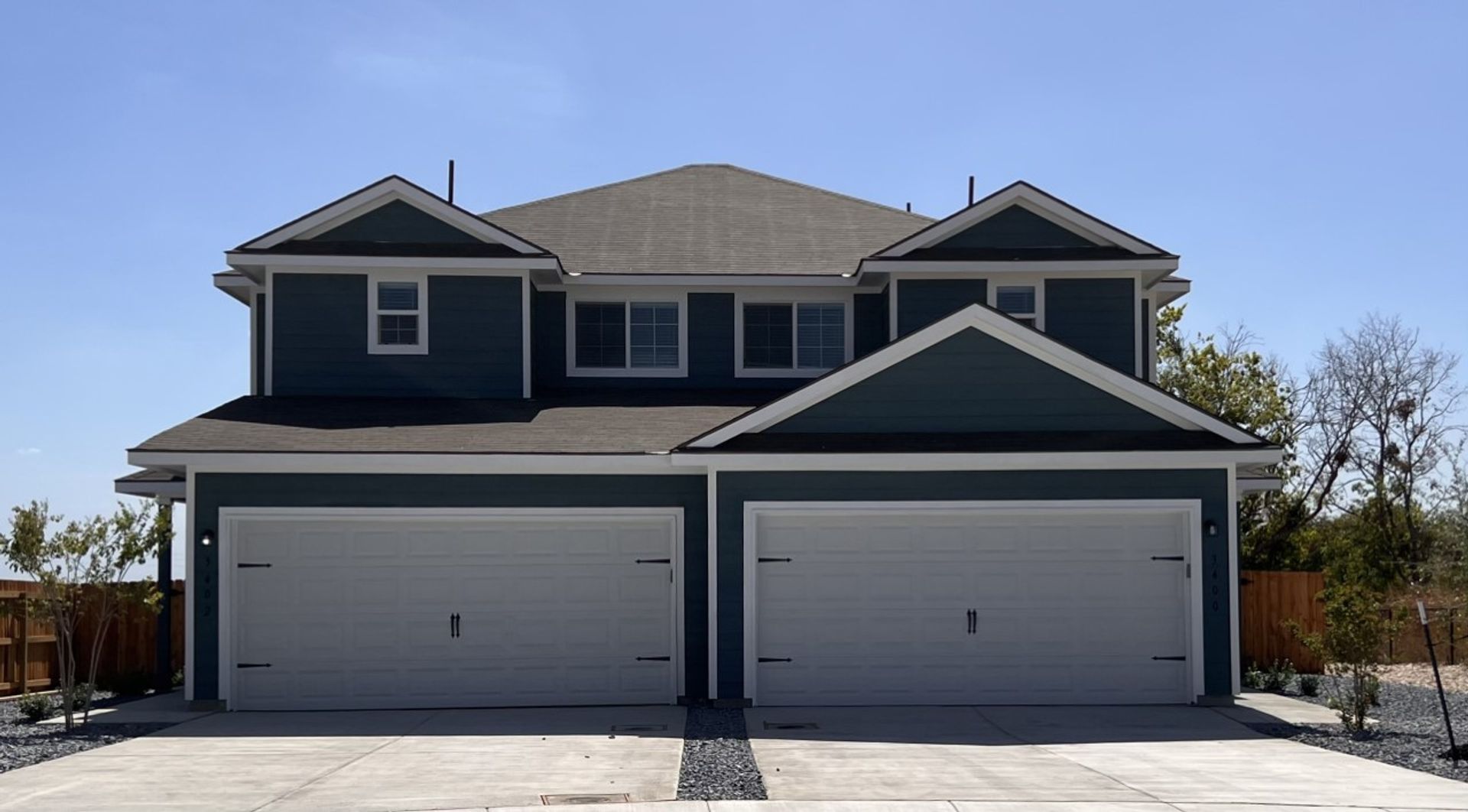 Seguin Multiplex: 3406 Scott Circle