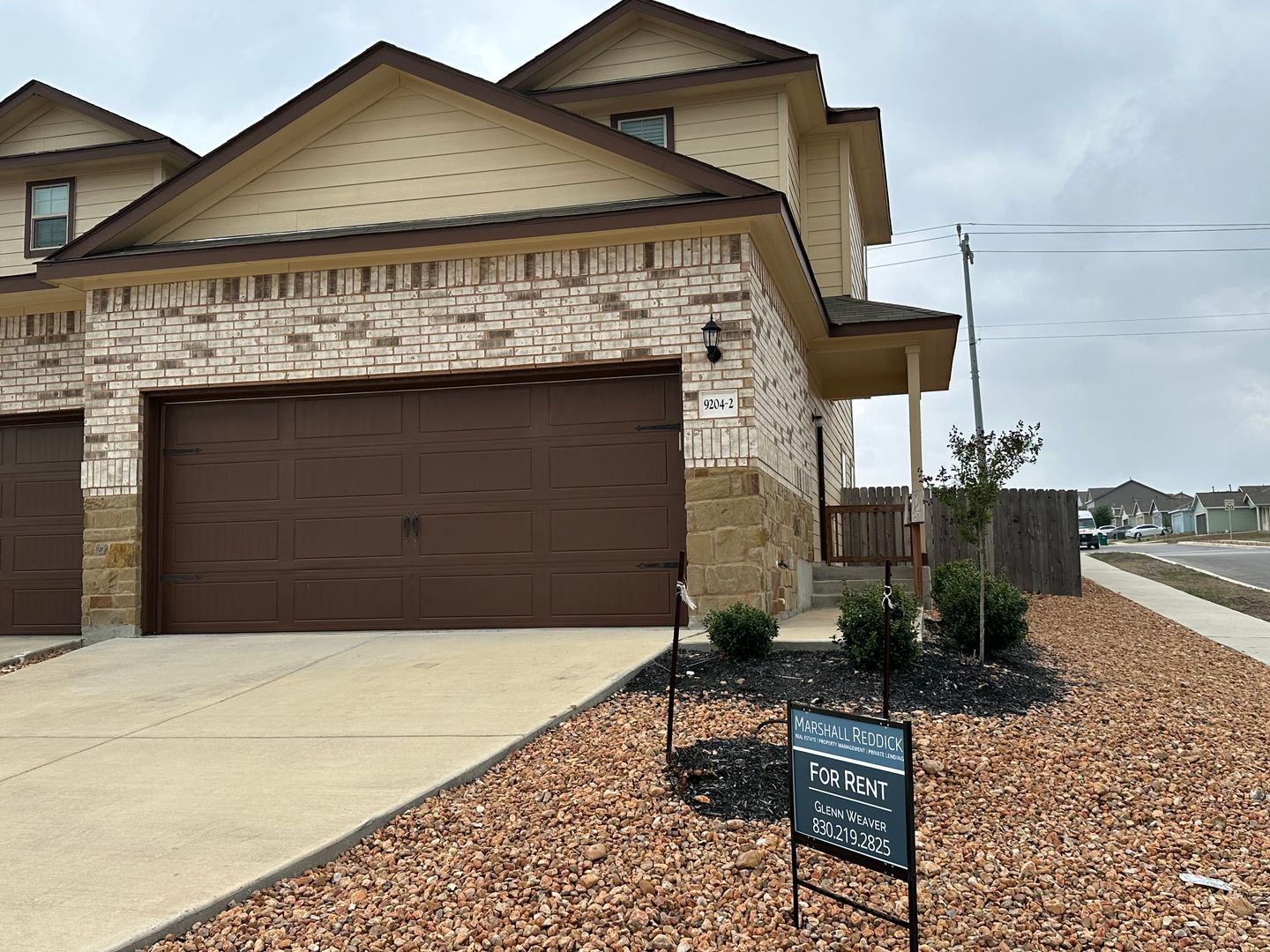 Converse Multiplex: 9204 Canyon Bend Unit 2