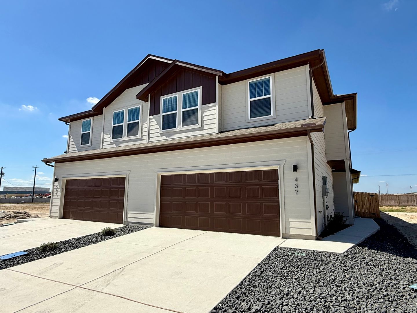 San Antonio Multiplex: 432 Nespral