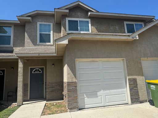 Townhome Located Near Retama Park