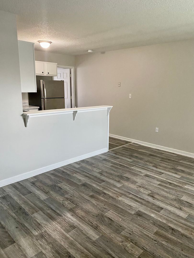 Clarksville Apartment: 94 Cedarcrest Dr