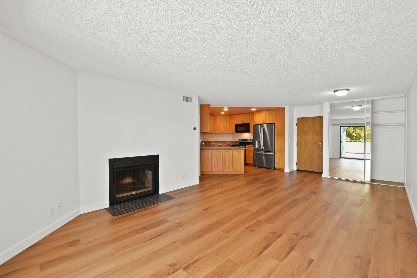 Los Angeles Condo: 4260 Via Arbolada