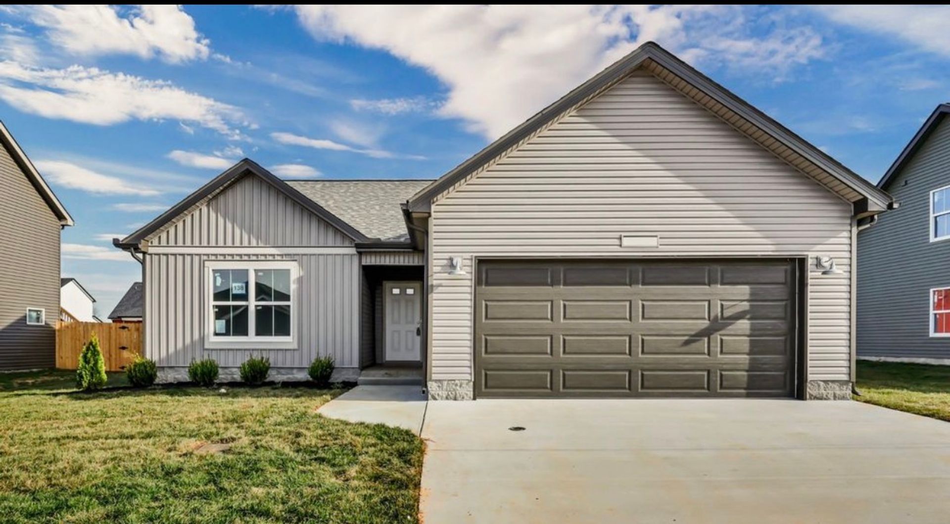 Clarksville House: 207 Donegal Dr.