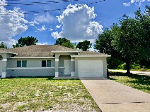 Charming 3BR/2BA Duplex with 1-Car Garage | Lawn Care & Salt Service Included – photo 1