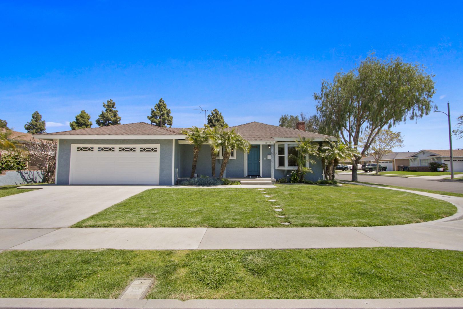 Huntington Beach House: 16572 Tripp Circle