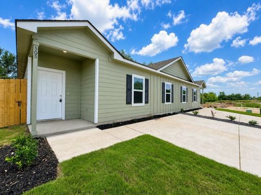 Luxury Duplex in Seguin! – photo 1