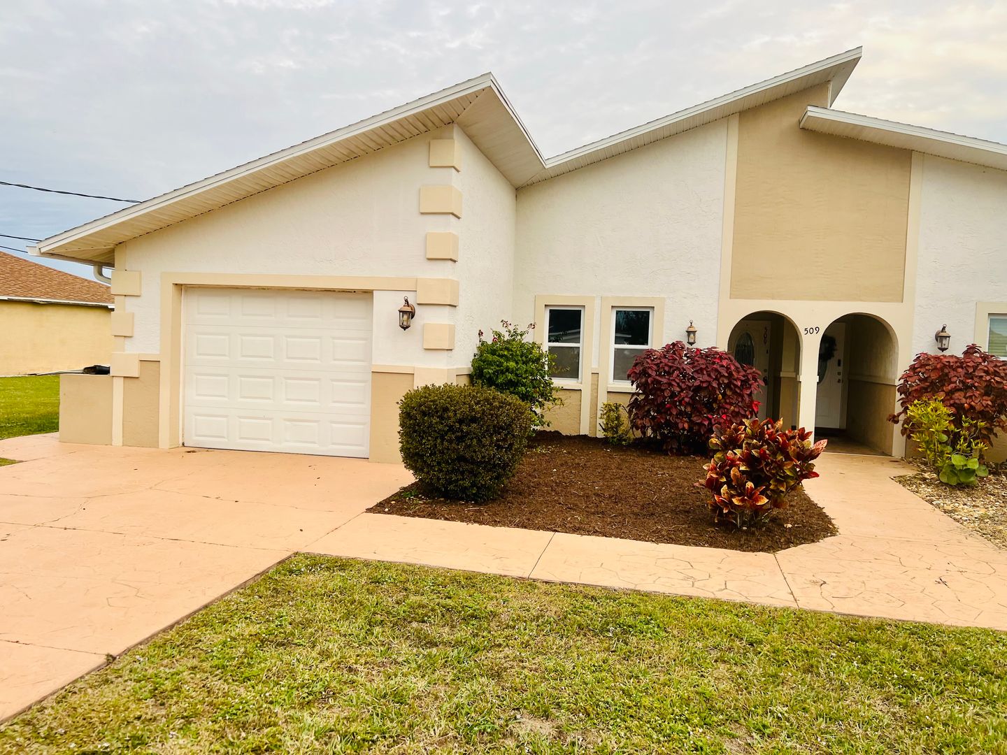 Cape Coral Multiplex: 509 SE 5th Ave