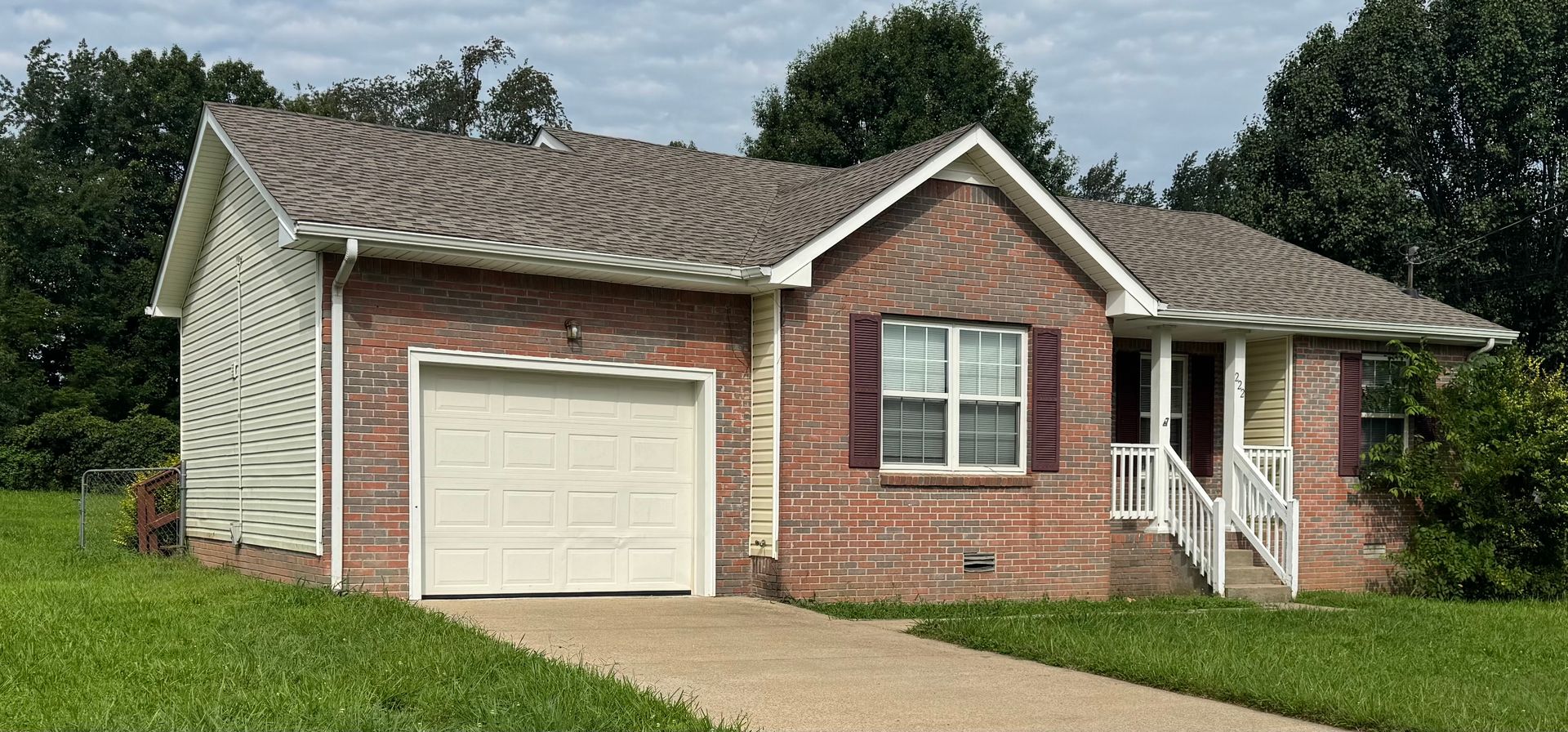 Oak Grove House: 222 Pappy Drive