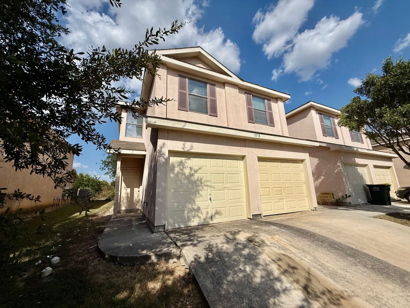 Universal City Townhome: 10718 Mathom Landing