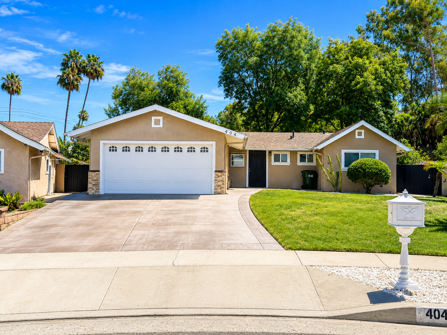 La Puente House: 404 Garda Ave
