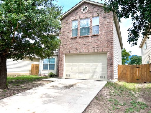 Well kept 4bd 2.5ba in Prime Location – photo 1