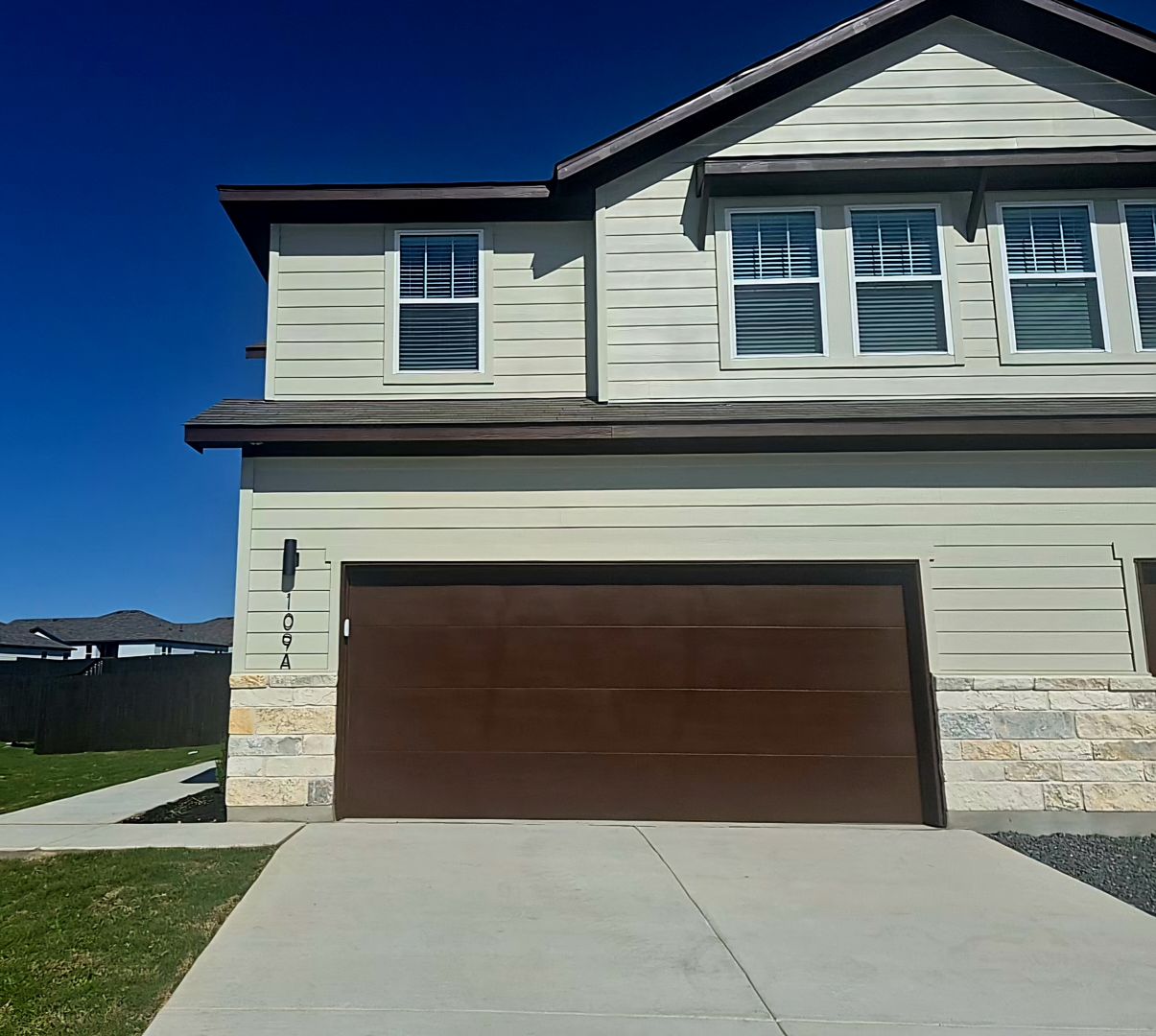 Buda Multiplex: 109 Gunner Rd. - 109 Gunner Rd. Unit A