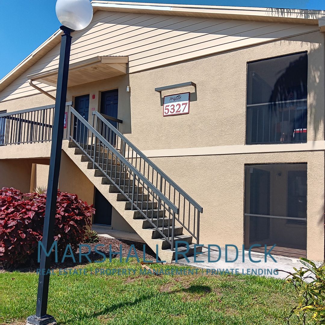 Fort Myers Townhome: 5327 Summerlin Road