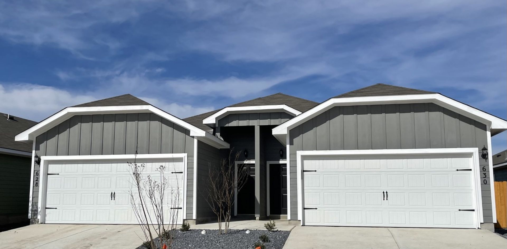 Seguin Multiplex: 620-622 Grayson Lane - 620 Grayson Lane