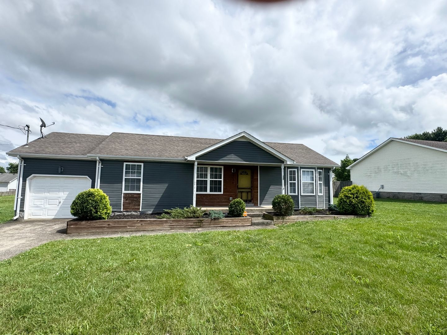 Oak Grove House: 326 Atlantic Ave