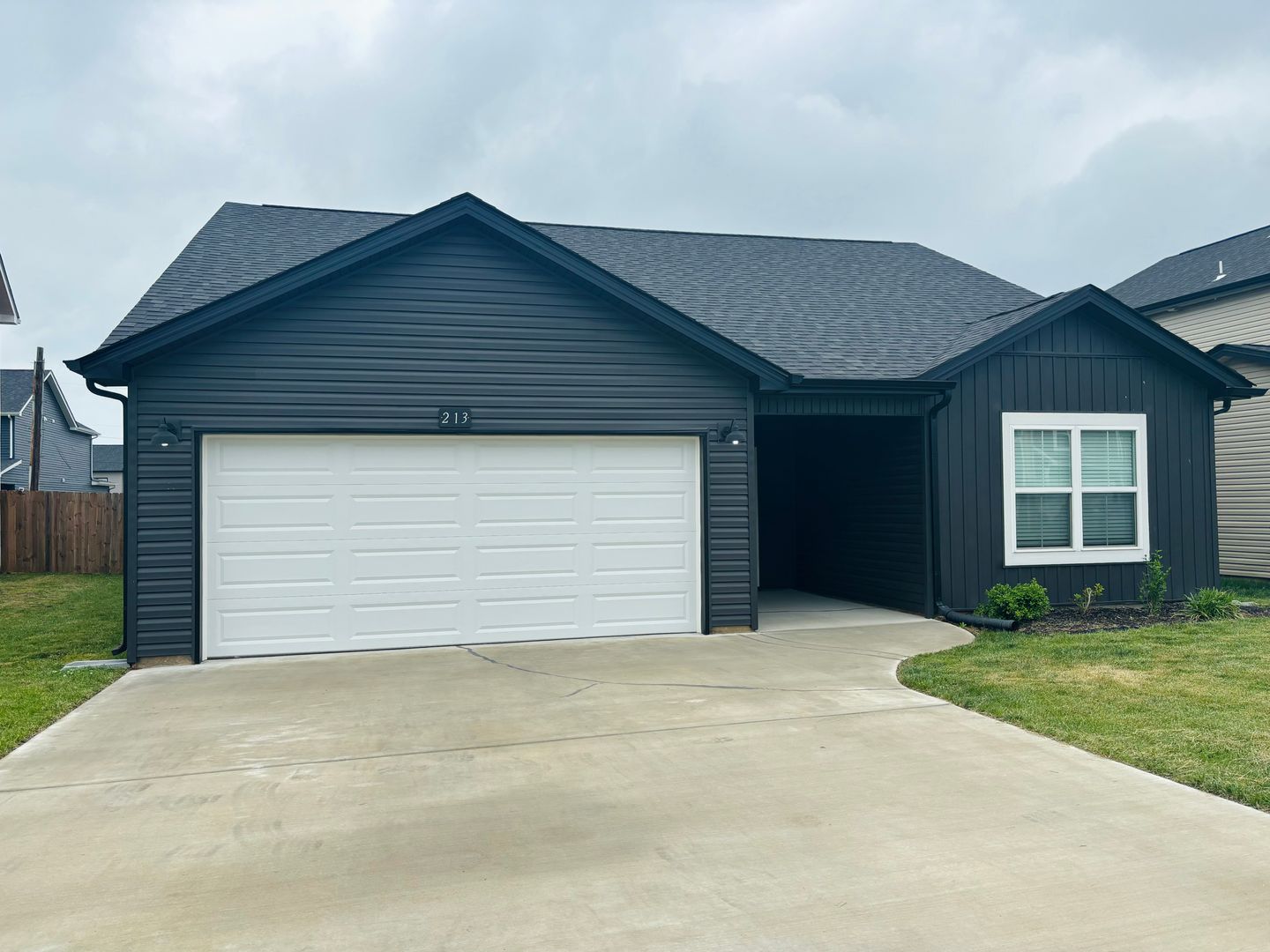 Clarksville House: 213 Clark Road