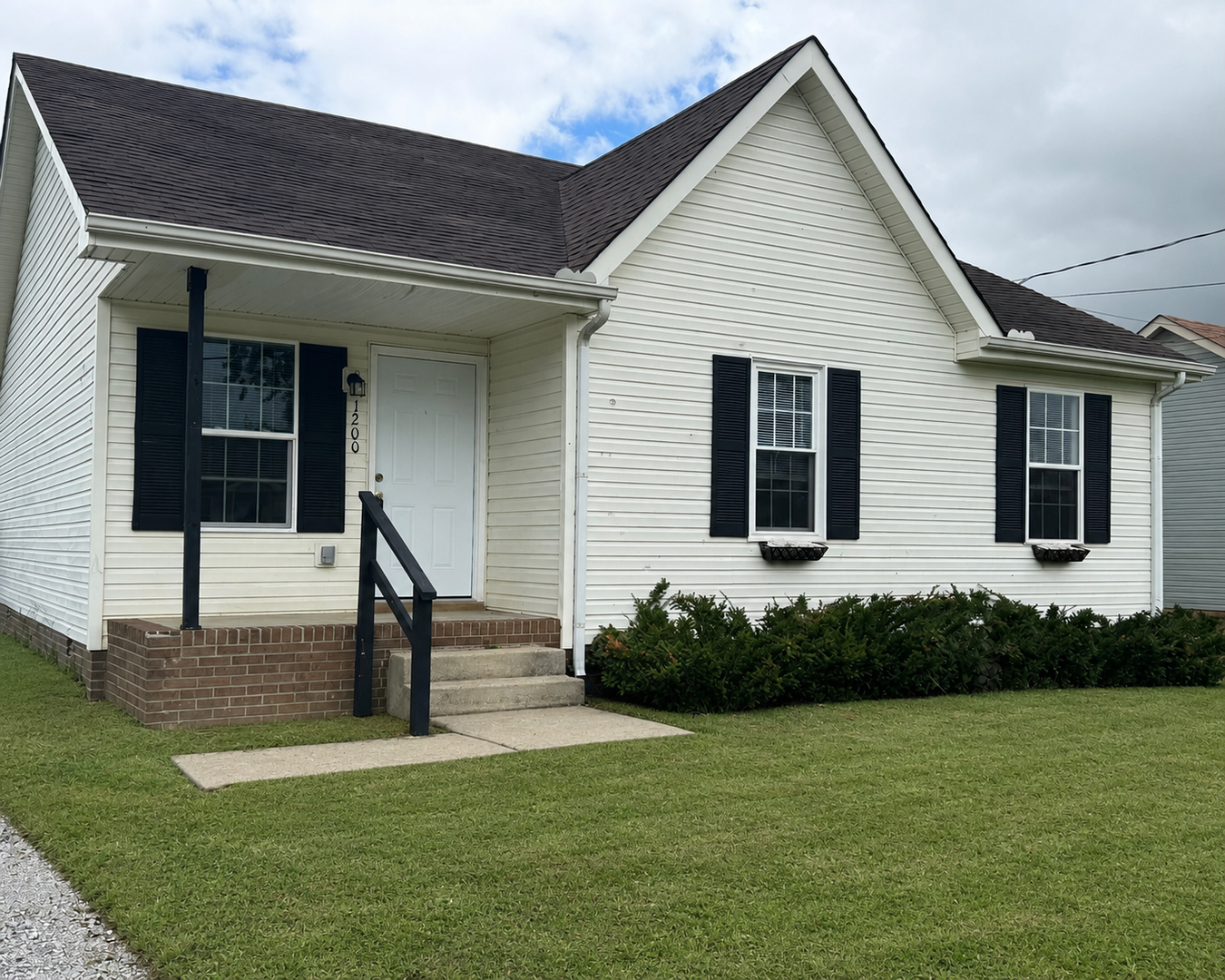 Oak Grove House: 1200 Carol Dr