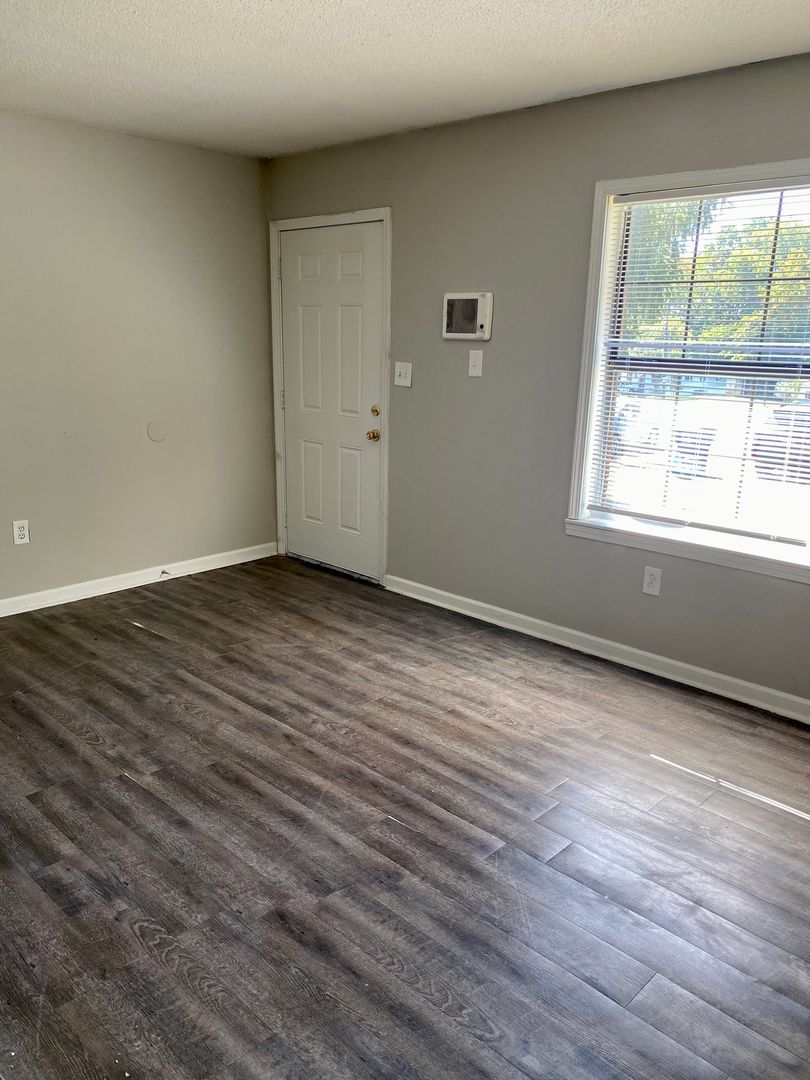 Clarksville Apartment: 94 Cedarcrest Dr