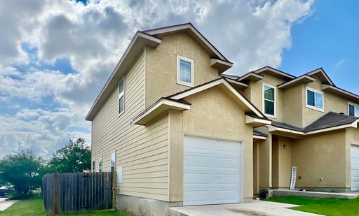 Only $1,235 a month! -3 bed 2 bath townhome – photo 1