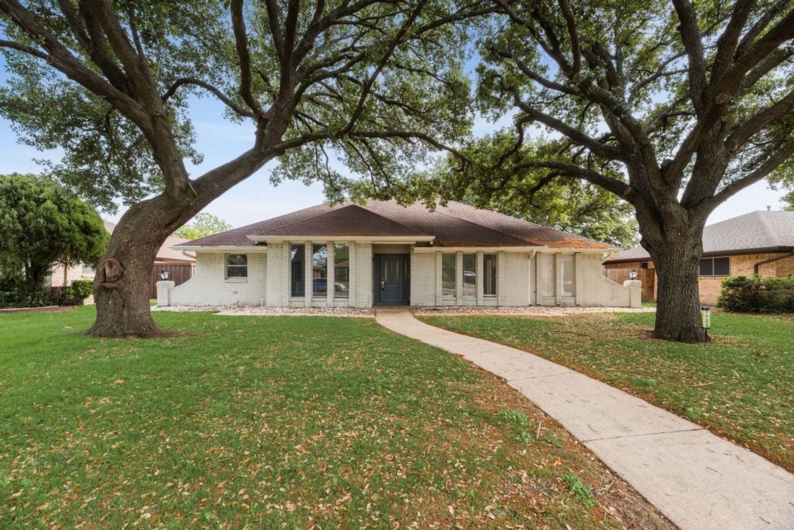 Dallas House: 7124 Teresita Trail