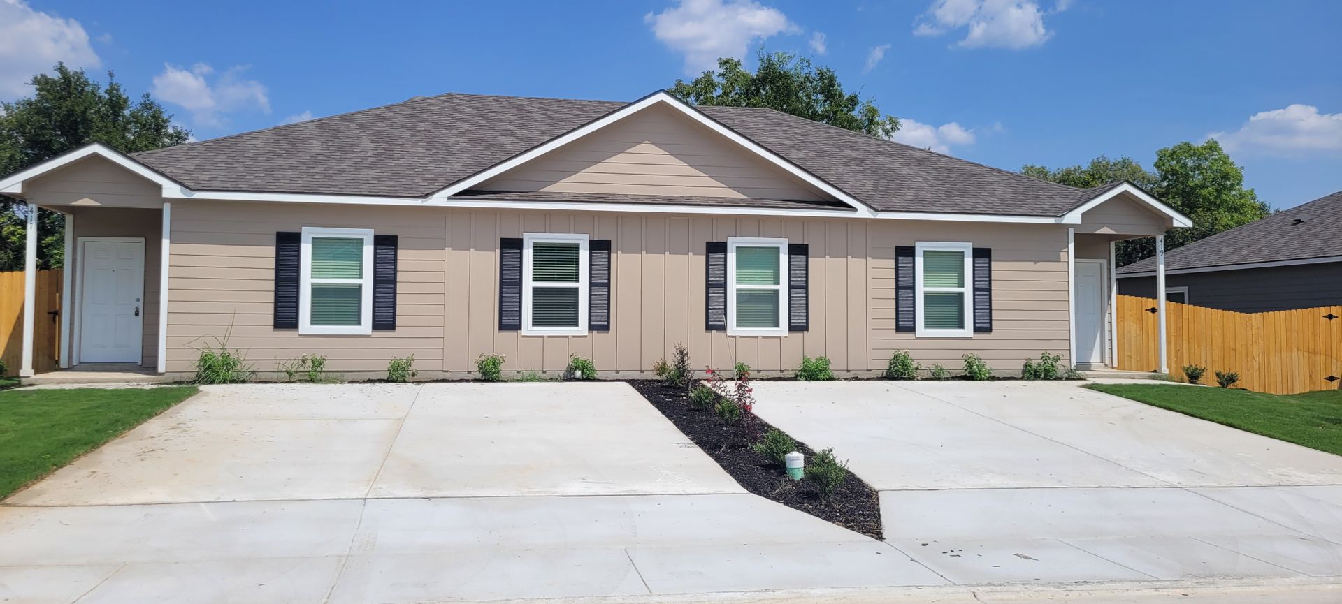 Seguin Multiplex: 419 Hudson St