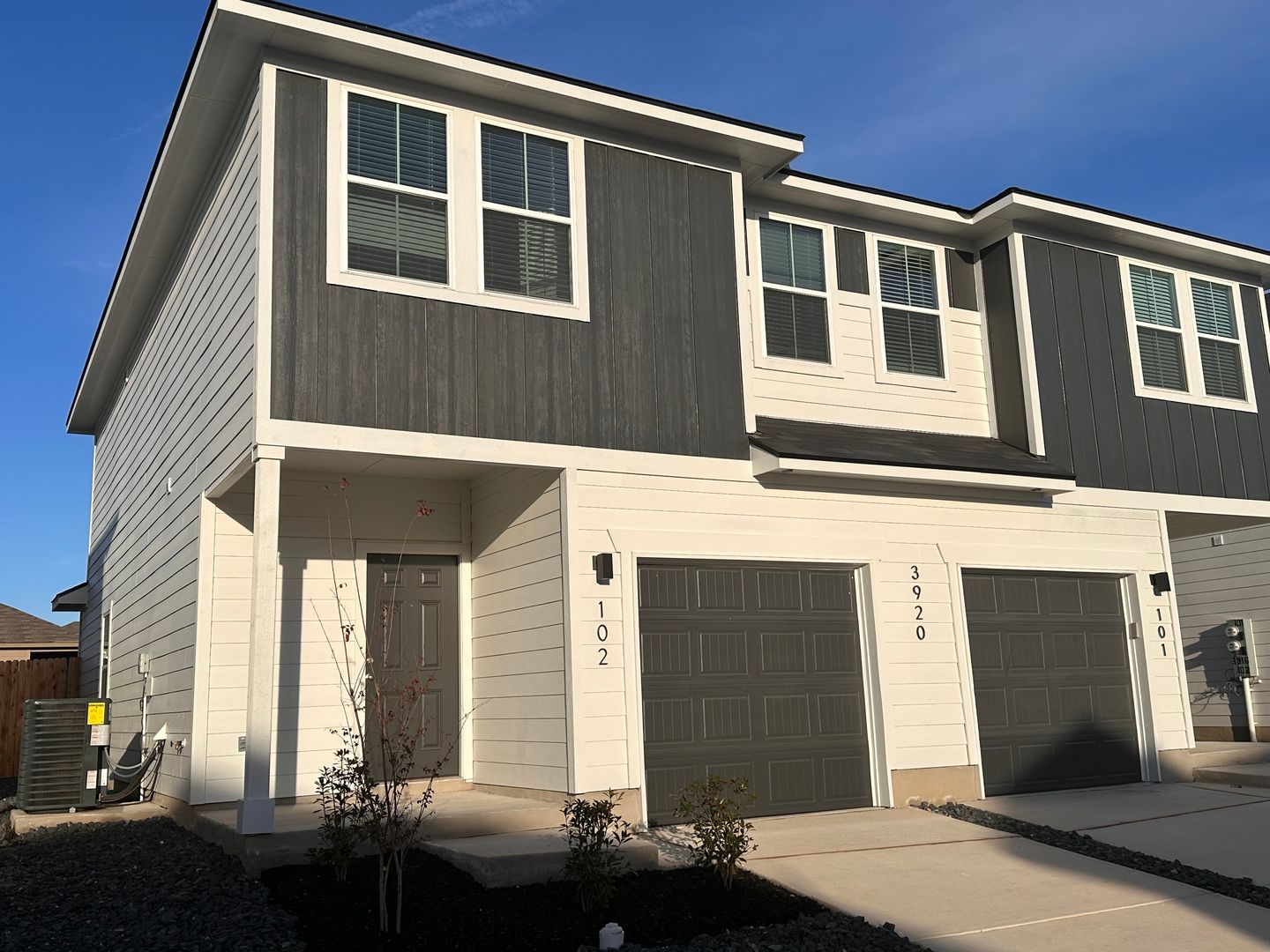 St Hedwig Apartment: 3920 Abbott Pass