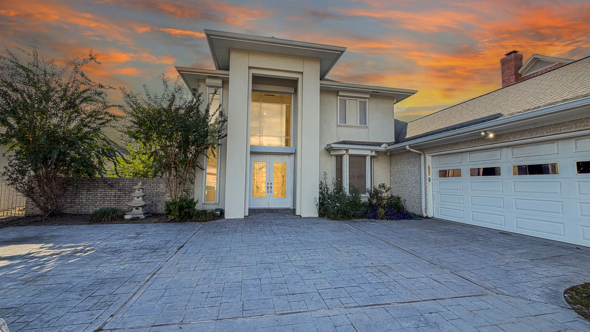 Baytown House: 4601 Country Club Vw