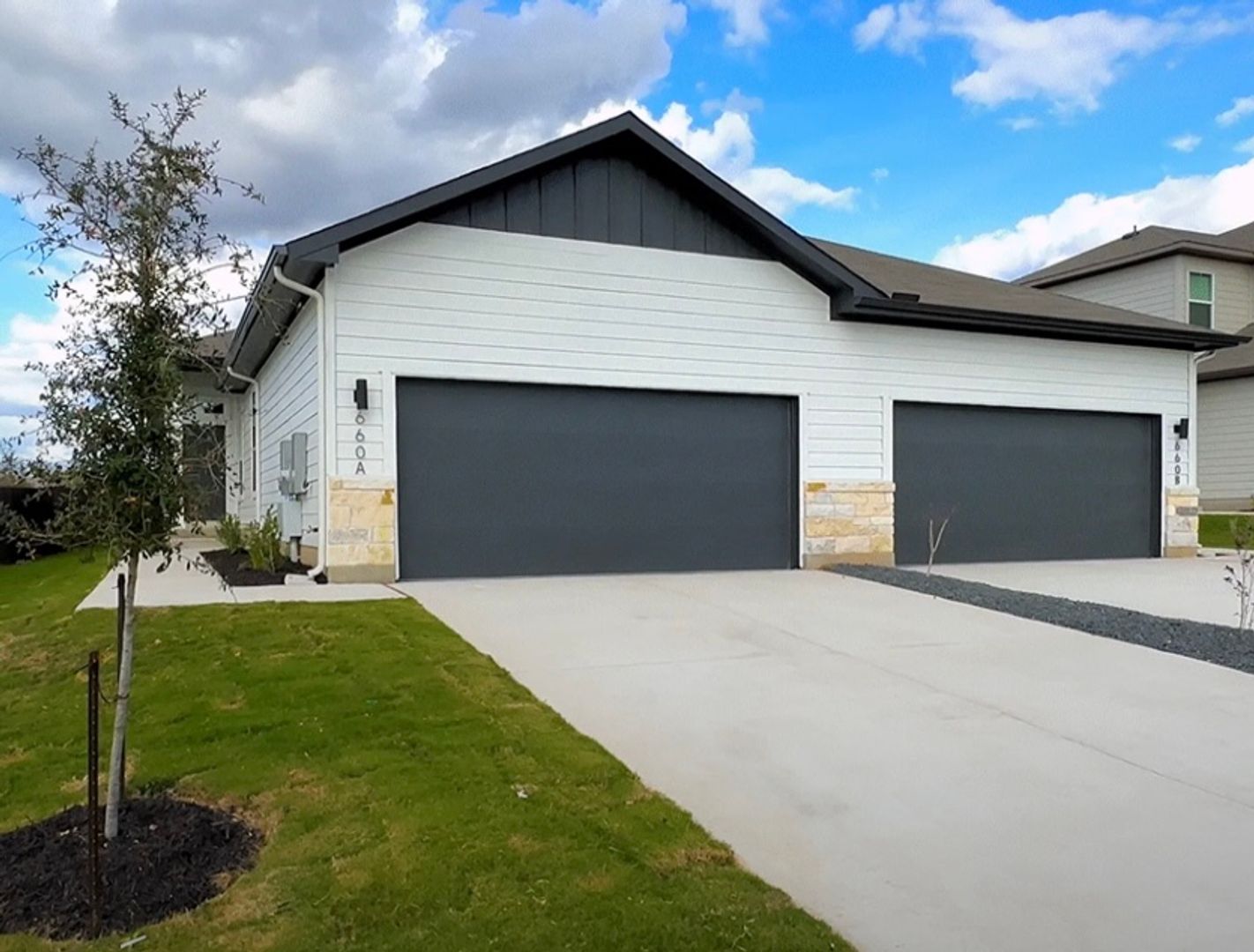 Buda Multiplex: 784 Staglin St Unit B