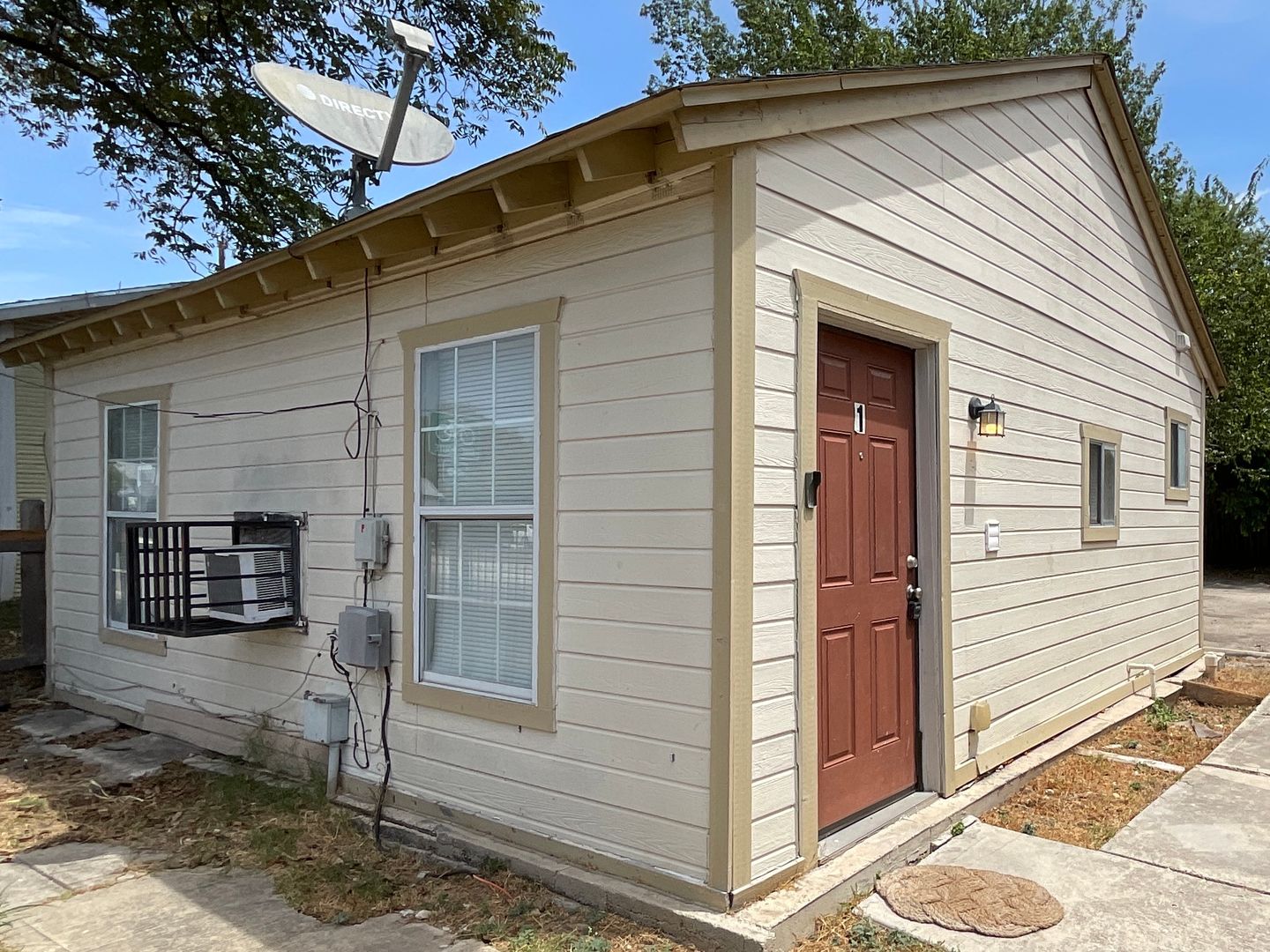 San Antonio Apartment: 510 S. Pine St. Apt. 1