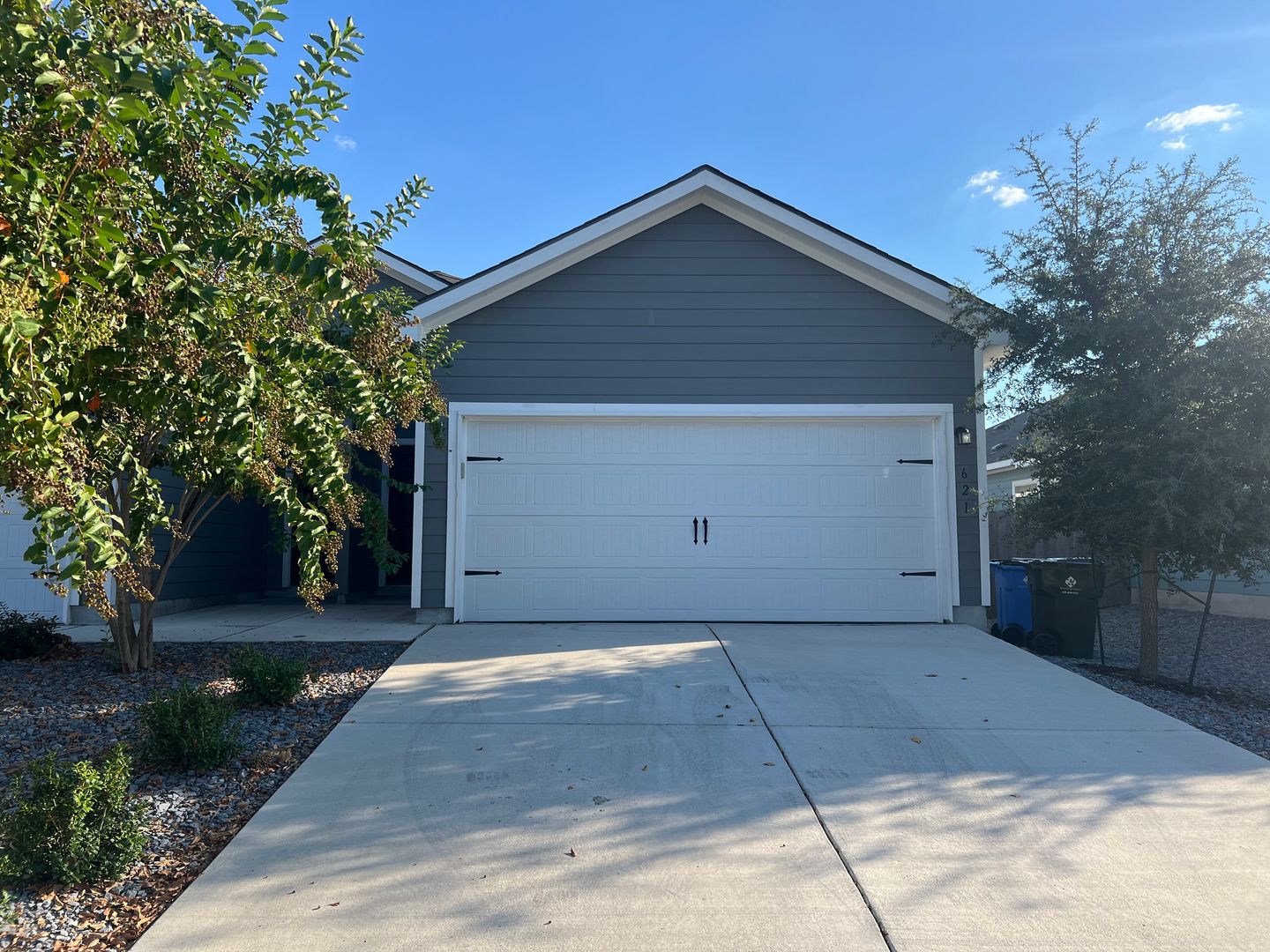 Seguin Multiplex: 621 Heathers Way