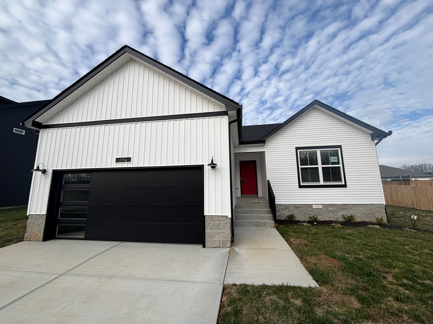 Clarksville House: 176 Leitrim Dr.