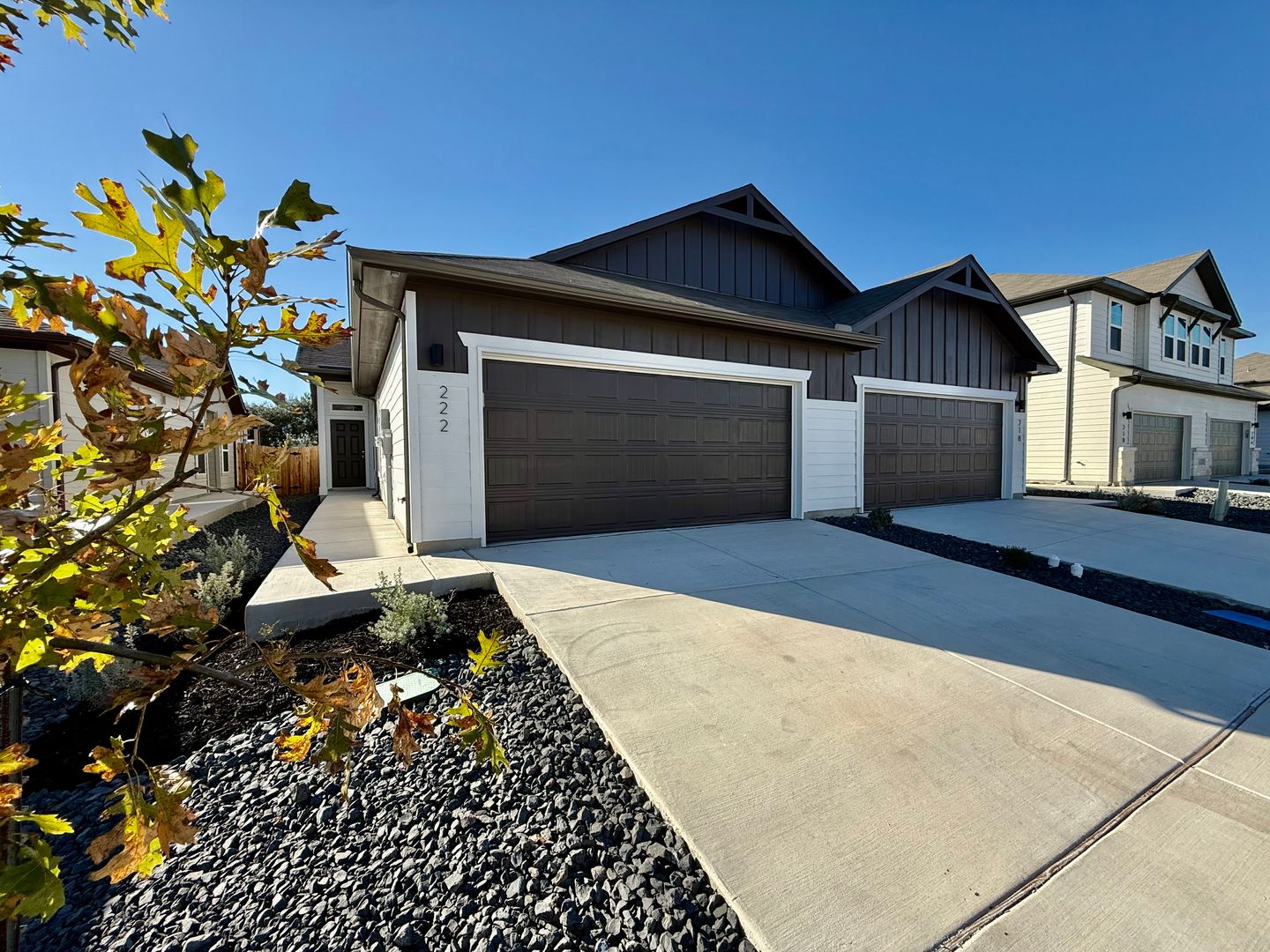 San Antonio Multiplex: 222 Nespral