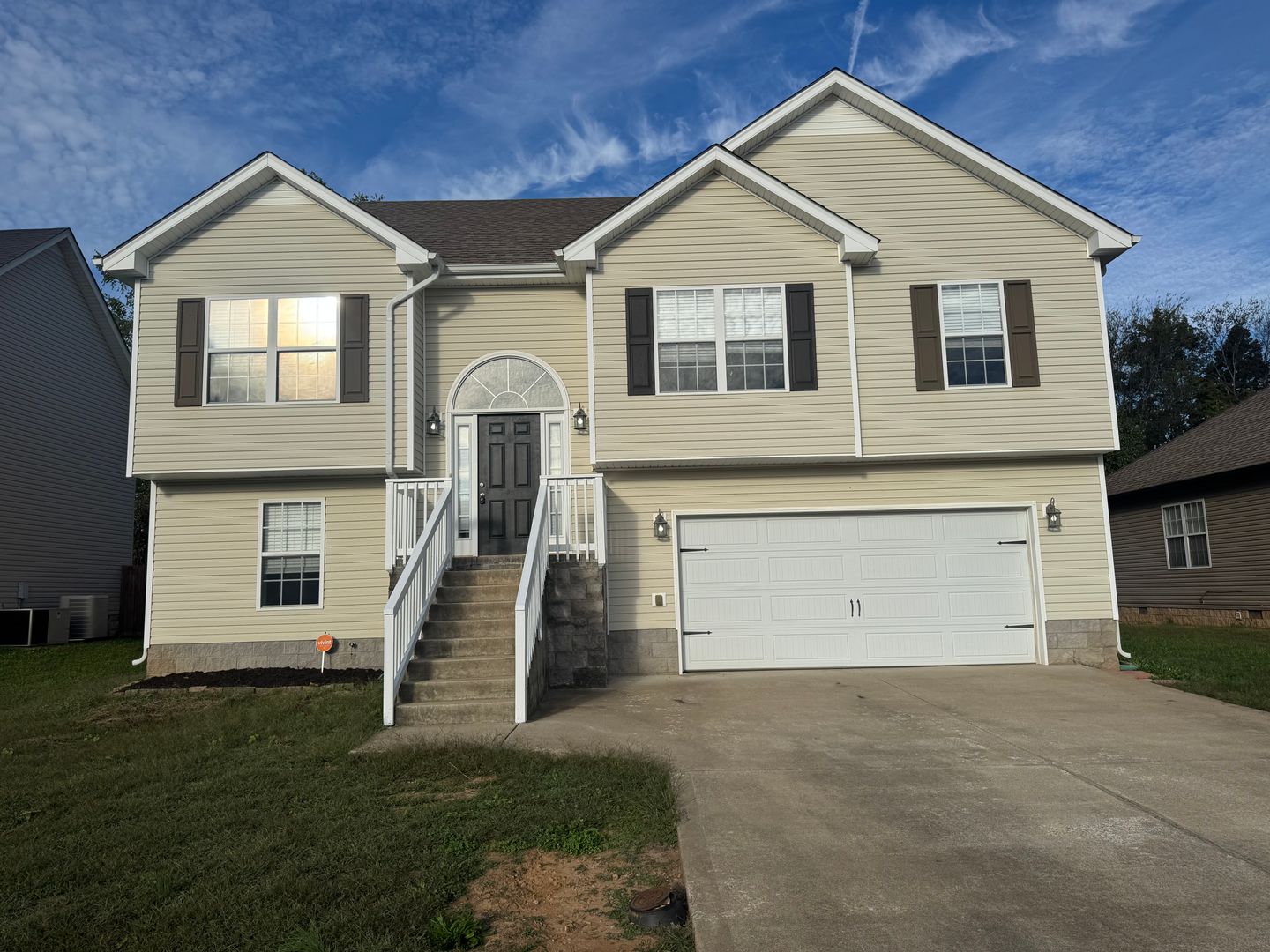 Clarksville House: 1248 Morstead Dr