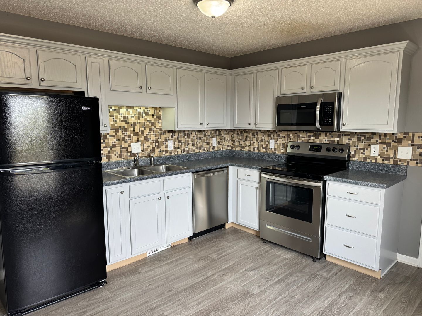 Oak Grove House: 431 Filmore Rd