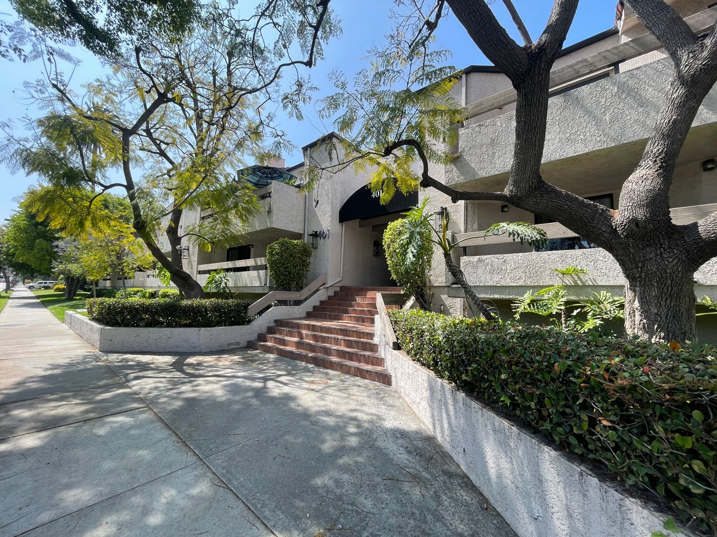 Pasadena Condo: 401 E California Blvd