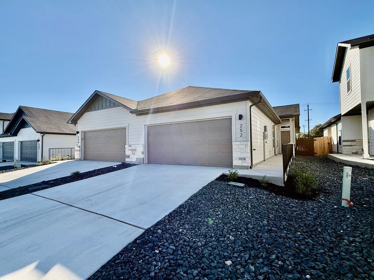 San Antonio Multiplex: 252 Nespral