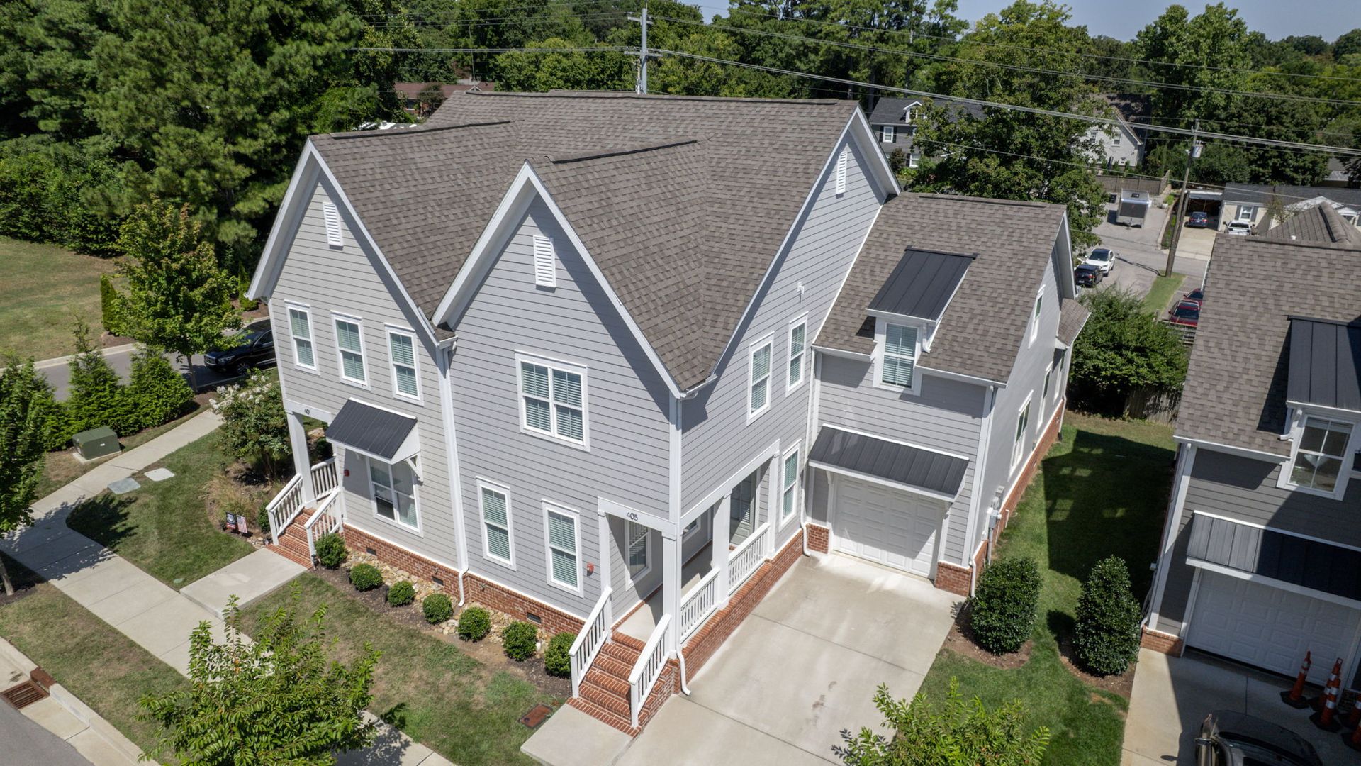 Franklin House: 425 Herringbone Ct.