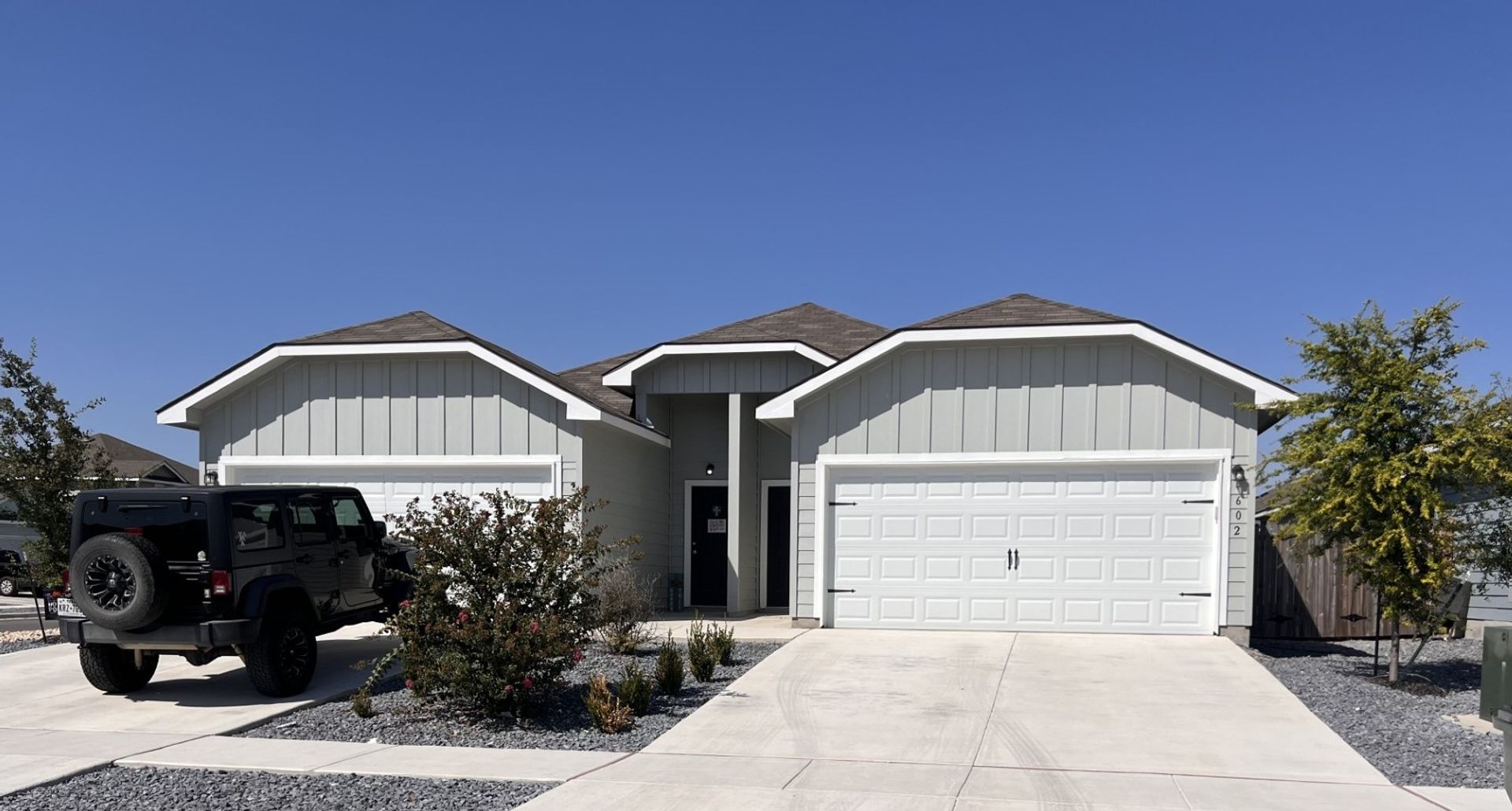 Seguin Multiplex: 602 Grayson Lane